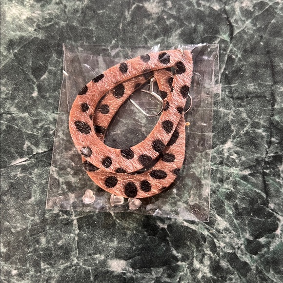 New in bag soft leopard spot pierced earrings. - Picture 2 of 2